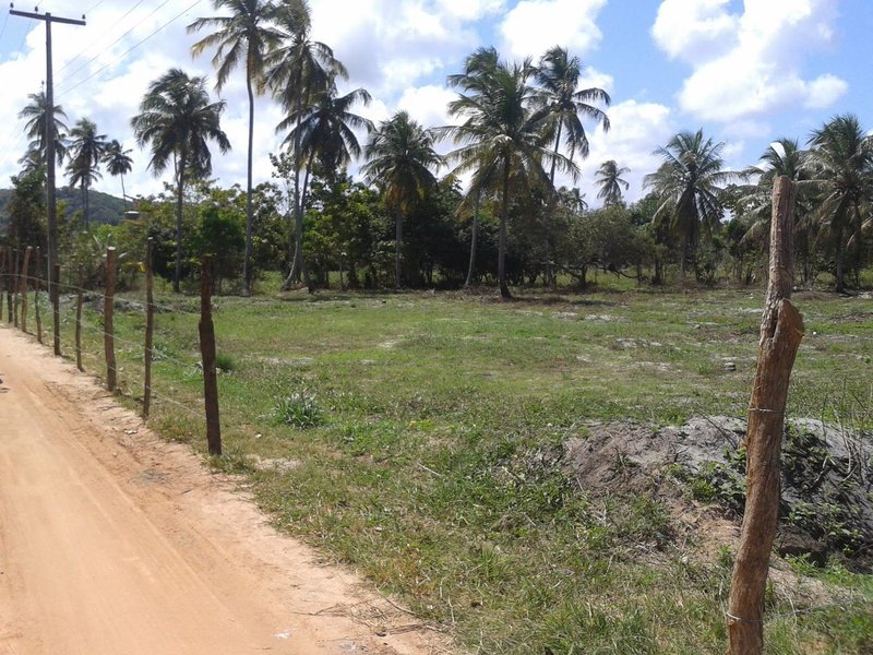 O Ministério Público do Estado de Alagoas (MPE/AL) ofereceu denúncia contra sete pessoas envolvidas na venda ilegal de terrenos no município de Marechal Deodoro, na grande Maceió; três dos denunciados são da mesma família, caso da ex-vereadora do município, Larissa Ruana Pereira Lopes de Sena; de acordo com a ação penal, a quadrilha obteve um lucro de pelo menos R$ 2,4 milhões (Foto: Voney Malta) O Ministério Público do Estado de Alagoas (MPE/AL) ofereceu denúncia contra sete pessoas envolvidas na venda ilegal de terrenos no município de Marechal Deodoro, na grande Maceió; três dos denunciados são da mesma família, caso da ex-vereadora do município, Larissa Ruana Pereira Lopes de Sena; de acordo com a ação penal, a quadrilha obteve um lucro de pelo menos R$ 2,4 milhões