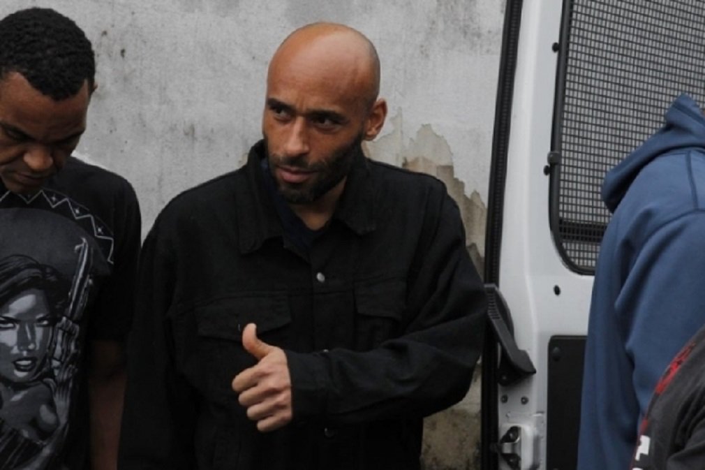Superior Tribunal de Justiça concedeu liminar na quarta-feira determinando que o ex-goleiro Edinho, filho do astro do futebol Pelé, seja solto, após ele ser preso na semana passada por lavagem de dinheiro relacionada ao tráfico de drogas, informou o tribunal; a decisão, do ministro Antonio Saldanha Palheiro, atendeu parcialmente o pedido da defesa de Edinho, suspendendo apenas o trecho da decisão do Tribunal de Justiça do Estado de São Paulo que havia determinado a prisão do ex-jogador em caráter liminar (Foto: José Barbacena) Superior Tribunal de Justiça concedeu liminar na quarta-feira determinando que o ex-goleiro Edinho, filho do astro do futebol Pelé, seja solto, após ele ser preso na semana passada por lavagem de dinheiro relacionada ao tráfico de drogas, informou o tribunal; a decisão, do ministro Antonio Saldanha Palheiro, atendeu parcialmente o pedido da defesa de Edinho, suspendendo apenas o trecho da decisão do Tribunal de Justiça do Estado de São Paulo que havia determinado a prisão do ex-jogador em caráter liminar