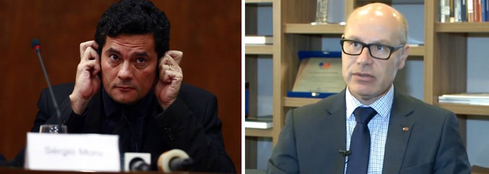 Seccional paranaense da OAB criticou a medida do juiz Sergio Moro de proibir que as audiências das ações da Lava Jato sejam gravadas pelos advogados das partes; "Quanto melhor registrado esteja o ato da audiência, há mais segurança para todo mundo. Quando a ata foi pensada, anteriormente, o objetivo era preservar a memória exata do que aconteceu. Se há meios tecnológicos melhores do que um escrevente ao lado do juiz, podemos aprimorar a certeza do que ocorreu", disse o presidente da Câmara de Prerrogativas da entidade, Alexandre Quadros, que irá analisar a queixa da defesa do ex-presidente Lula sobre a decisão de Moro (Foto: Aquiles Lins) Seccional paranaense da OAB criticou a medida do juiz Sergio Moro de proibir que as audiências das ações da Lava Jato sejam gravadas pelos advogados das partes; "Quanto melhor registrado esteja o ato da audiência, há mais segurança para todo mundo. Quando a ata foi pensada, anteriormente, o objetivo era preservar a memória exata do que aconteceu. Se há meios tecnológicos melhores do que um escrevente ao lado do juiz, podemos aprimorar a certeza do que ocorreu", disse o presidente da Câmara de Prerrogativas da entidade, Alexandre Quadros, que irá analisar a queixa da defesa do ex-presidente Lula sobre a decisão de Moro