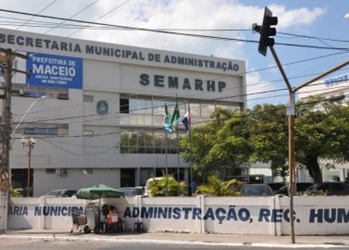 304 servidores da Prefeitura de Maceió respondem a processos administrativos em uma demanda de 280 procedimentos de investigação instaurados pela Comissão Permanente de Inquérito Administrativo (CPIA), segundo a Procuradoria Geral; procuradores organizam um mutirão de audiências e as metas de resolução de processos para este ano (Foto: Voney Malta) 304 servidores da Prefeitura de Maceió respondem a processos administrativos em uma demanda de 280 procedimentos de investigação instaurados pela Comissão Permanente de Inquérito Administrativo (CPIA), segundo a Procuradoria Geral; procuradores organizam um mutirão de audiências e as metas de resolução de processos para este ano