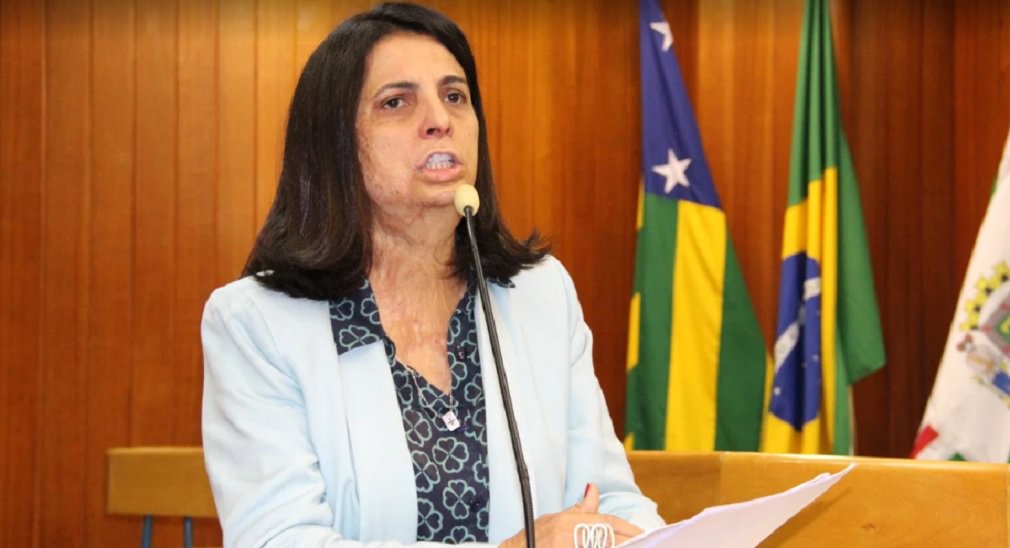 A vereadora Dra. Cristina (PSDB) exigiu uma providência imediata do presidente Andrey Azeredo (PMDB) sobre casos de assédio contra servidoras da Casa; Cristina denunciou que homens que trabalham na Câmara estão assediando servidoras de gabinetes durante os trabalhos em plenário; “Inadmissível que as mulheres sejam constrangidas. Homens estão se aproveitando da superlotação para esfregar em mulheres”, disse a vereadora (Foto: José Barbacena) A vereadora Dra. Cristina (PSDB) exigiu uma providência imediata do presidente Andrey Azeredo (PMDB) sobre casos de assédio contra servidoras da Casa; Cristina denunciou que homens que trabalham na Câmara estão assediando servidoras de gabinetes durante os trabalhos em plenário; “Inadmissível que as mulheres sejam constrangidas. Homens estão se aproveitando da superlotação para esfregar em mulheres”, disse a vereadora