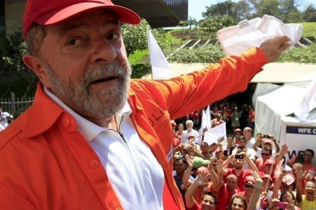 A música "Saudade do meu ex", da cantora Marília Mendonça, ganhou uma montagem com imagens do ex-presidente Lula, revelando o que muitos brasileiros sentem em relação à diversas mudanças que ocorreram no governo brasileiro; assista (Foto: Gisele Federicce) A música "Saudade do meu ex", da cantora Marília Mendonça, ganhou uma montagem com imagens do ex-presidente Lula, revelando o que muitos brasileiros sentem em relação à diversas mudanças que ocorreram no governo brasileiro; assista