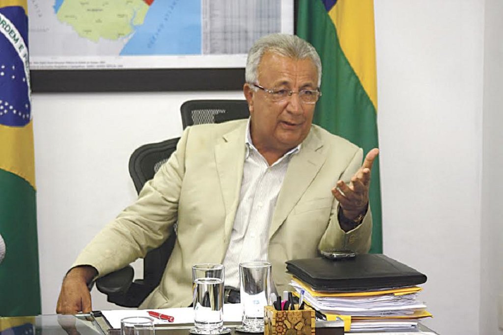 Jornal Valor Econômico publicou que a multinacional americana GE Power Services assinou extensão do contrato com as Centrais Elétricas do Sergipe (Celse) no valor de US$ 216 milhões; com isso, o contrato total da General Electric (GE) com a Porto do Sergipe vai para US$ 1,116 bilhão, o que corresponde a R$ 3,4 bilhões, conforme o câmbio de hoje; contrato prevê operação e manutenção, além de soluções digitais que poderão melhorar a eficiência da termelétrica Porto do Sergipe, que será a maior da América Latina, com previsão para operar a partir de 2020 (Foto: José Barbacena) Jornal Valor Econômico publicou que a multinacional americana GE Power Services assinou extensão do contrato com as Centrais Elétricas do Sergipe (Celse) no valor de US$ 216 milhões; com isso, o contrato total da General Electric (GE) com a Porto do Sergipe vai para US$ 1,116 bilhão, o que corresponde a R$ 3,4 bilhões, conforme o câmbio de hoje; contrato prevê operação e manutenção, além de soluções digitais que poderão melhorar a eficiência da termelétrica Porto do Sergipe, que será a maior da América Latina, com previsão para operar a partir de 2020