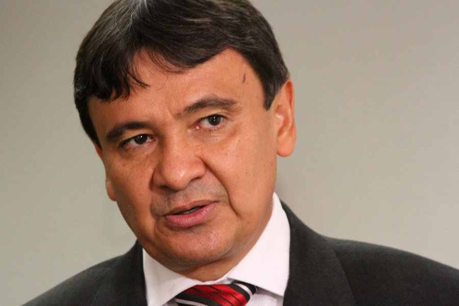 Com o propósito de melhorar o tráfego no maior entroncamento rodoviário do Piauí, em Picos, o Governo do Estado, por meio do Departamento de Estradas de Rodagem (DER), conseguiu concluir inúmeras obras na cidade e em comunidades da região; na próxima sexta-feira (17), o governador Wellington Dias inaugura pontes e estradas que dão acesso a várias comunidades da zona rural do município; dentre as obras da cidade modelo, destacam-se o alargamento de duas pontes, que ficam localizadas na BR 316 (Foto: Leonardo Lucena) Com o propósito de melhorar o tráfego no maior entroncamento rodoviário do Piauí, em Picos, o Governo do Estado, por meio do Departamento de Estradas de Rodagem (DER), conseguiu concluir inúmeras obras na cidade e em comunidades da região; na próxima sexta-feira (17), o governador Wellington Dias inaugura pontes e estradas que dão acesso a várias comunidades da zona rural do município; dentre as obras da cidade modelo, destacam-se o alargamento de duas pontes, que ficam localizadas na BR 316