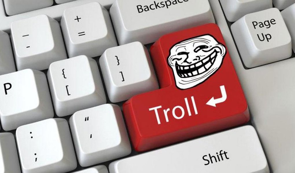 Google lançou "Perspectiva", uma ferramenta informática baseada na inteligência artificial e que ajudará os meios de comunicação a moderar automaticamente os comentários online, bloqueando as mensagens maliciosas dos "trolls", anunciou o grupo americano; essa API (interface informática), proposta gratuitamente, permite que os editores criem programas que detectarão as mensagens "tóxicas" antes de sua publicação, determinando eles mesmos o nível de tolerância (Foto: Aquiles Lins) Google lançou "Perspectiva", uma ferramenta informática baseada na inteligência artificial e que ajudará os meios de comunicação a moderar automaticamente os comentários online, bloqueando as mensagens maliciosas dos "trolls", anunciou o grupo americano; essa API (interface informática), proposta gratuitamente, permite que os editores criem programas que detectarão as mensagens "tóxicas" antes de sua publicação, determinando eles mesmos o nível de tolerância