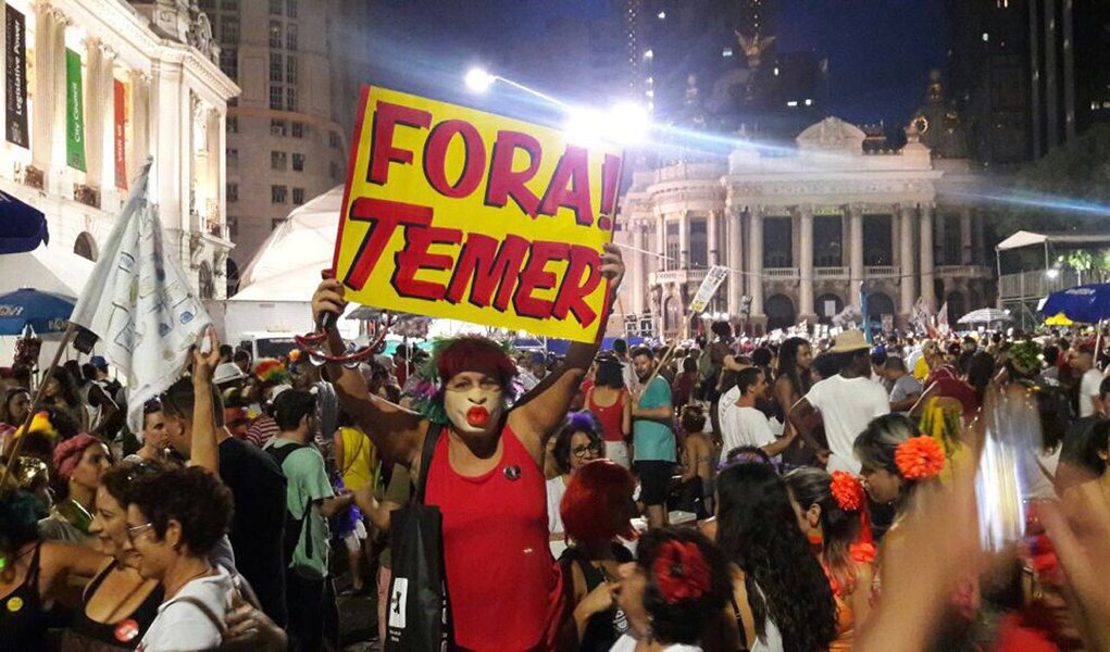 "Ao deixar para noticiar o Carnaval do Fora Temer no último dia, a Globo manipulou os efeitos que a notícia poderia gerar se fosse dada no tempo jornalisticamente correto: quando os fatos começaram a ocorrer", diz o jornalista Joaquim de Carvalho, em reportagem publicada no DCM (Foto: Leonardo Attuch) "Ao deixar para noticiar o Carnaval do Fora Temer no último dia, a Globo manipulou os efeitos que a notícia poderia gerar se fosse dada no tempo jornalisticamente correto: quando os fatos começaram a ocorrer", diz o jornalista Joaquim de Carvalho, em reportagem publicada no DCM