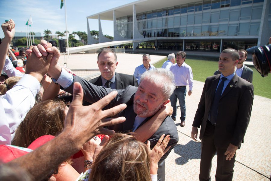 Jornalista Patricia Faermann, do jornal GGN, registra a campanha dos principais jornais do País por uma rápida condenação do ex-presidente Lula no âmbito da Lava Jato, que resulte em sua inelegibilidade para 2018; "Não à toa ou coincidências, que a Folha de S. Paulo manchetou 'Pelo prazo médio da Lava Jato, Lula pode ficar inelegível durante eleição', enquanto o Estado de S. Paulo dedicou editorial à pressão direta", afirma (Foto: Aquiles Lins) Jornalista Patricia Faermann, do jornal GGN, registra a campanha dos principais jornais do País por uma rápida condenação do ex-presidente Lula no âmbito da Lava Jato, que resulte em sua inelegibilidade para 2018; "Não à toa ou coincidências, que a Folha de S. Paulo manchetou 'Pelo prazo médio da Lava Jato, Lula pode ficar inelegível durante eleição', enquanto o Estado de S. Paulo dedicou editorial à pressão direta", afirma