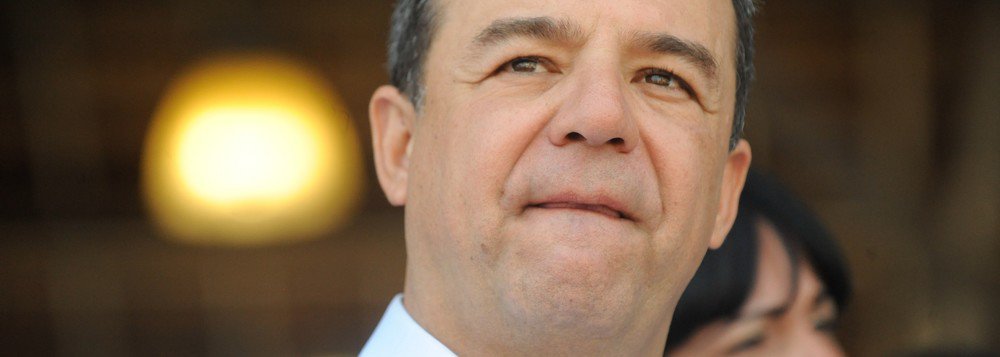 O ex-governador do Rio de Janeiro Sérgio Cabral (PMDB) desmaiou nessa segunda-feira (13), e foi levado para a UPA do Complexo Penitenciário de Gericinó, em Bangu, onde foi examinado; o peemedebista teria tomado uma dose excessiva de um remédio, que o deixou sonolento (Foto: Leonardo Lucena) O ex-governador do Rio de Janeiro Sérgio Cabral (PMDB) desmaiou nessa segunda-feira (13), e foi levado para a UPA do Complexo Penitenciário de Gericinó, em Bangu, onde foi examinado; o peemedebista teria tomado uma dose excessiva de um remédio, que o deixou sonolento