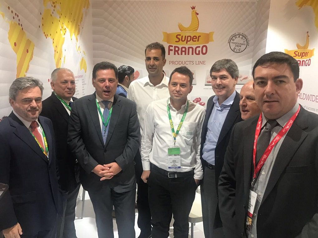 Presidente da Assembleia Legislativa, José Vitti, participou ativamente da agenda da missão oficial do Governo de Goiás nos Emirados Árabes; delegação goiana esteve presente da feira GulFood, em Dubai, que é maior feira de alimentos do Oriente Médio e abriga expositores de mais de 160 países e movimenta 90 mil compradores; "Praticamente todos os grandes negócios e investimentos do Oriente Médio passam nesta feira e tivemos conversas importantes, onde mostramos a força de Goiás na exportação de alimentos, produtos e commodities", disse o deputado (Foto: José Barbacena) Presidente da Assembleia Legislativa, José Vitti, participou ativamente da agenda da missão oficial do Governo de Goiás nos Emirados Árabes; delegação goiana esteve presente da feira GulFood, em Dubai, que é maior feira de alimentos do Oriente Médio e abriga expositores de mais de 160 países e movimenta 90 mil compradores; "Praticamente todos os grandes negócios e investimentos do Oriente Médio passam nesta feira e tivemos conversas importantes, onde mostramos a força de Goiás na exportação de alimentos, produtos e commodities", disse o deputado