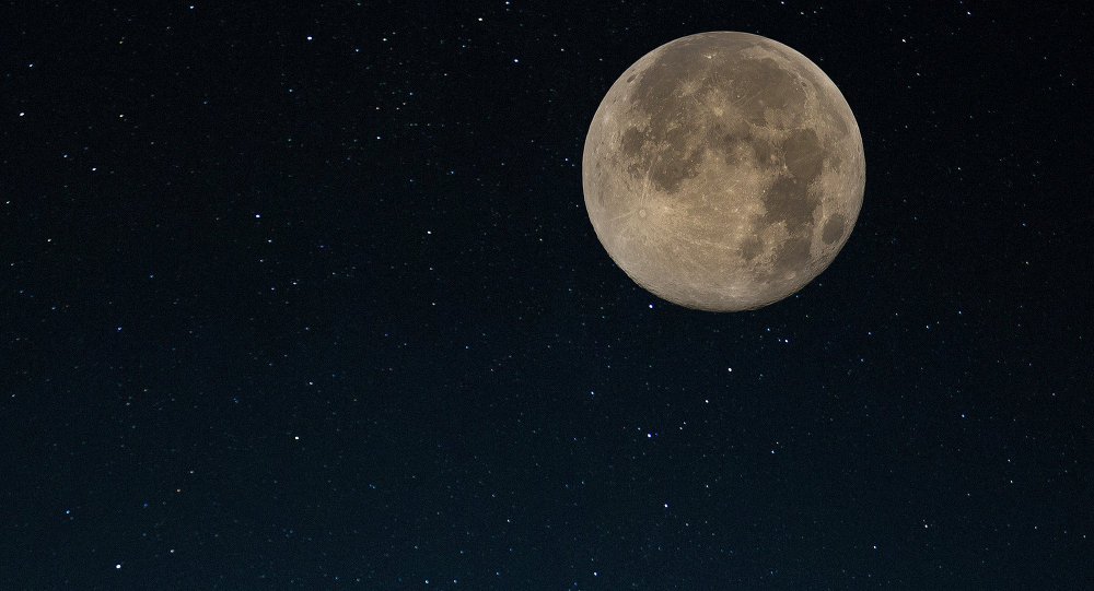 A empresa espacial americana SpaceX planeja enviar dois turistas para uma viagem à Lua em 2018, diz-se em um comunicado de imprensa divulgado nesta segunda-feira (Foto: Leonardo Attuch) A empresa espacial americana SpaceX planeja enviar dois turistas para uma viagem à Lua em 2018, diz-se em um comunicado de imprensa divulgado nesta segunda-feira
