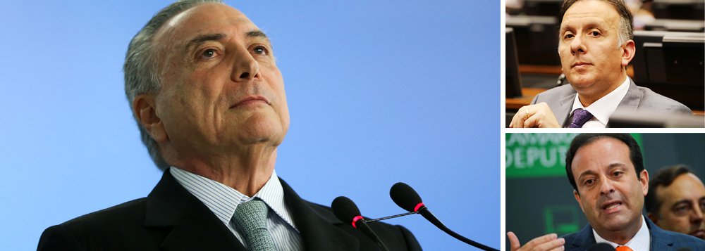 Agência de notícias alemã destaca que quando o deputado André Moura (PSC-SE) foi anunciado como líder do governo Temer na Câmara em maio do ano passado, críticos da indicação logo apontaram a extensa ficha de suspeitas do deputado: alvo da Lava Jato, acusação por tentativa de homicídio e condenação por improbidade; "nesta semana, o governo indicou um substituto: o deputado Aguinaldo Ribeiro (PP-PB), que, além de ser aliado de Eduardo Cunha (PMDB-RJ), já foi condenado por improbidade e também é alvo de um inquérito da Lava Jato", destaca (Foto: Leonardo Lucena) Agência de notícias alemã destaca que quando o deputado André Moura (PSC-SE) foi anunciado como líder do governo Temer na Câmara em maio do ano passado, críticos da indicação logo apontaram a extensa ficha de suspeitas do deputado: alvo da Lava Jato, acusação por tentativa de homicídio e condenação por improbidade; "nesta semana, o governo indicou um substituto: o deputado Aguinaldo Ribeiro (PP-PB), que, além de ser aliado de Eduardo Cunha (PMDB-RJ), já foi condenado por improbidade e também é alvo de um inquérito da Lava Jato", destaca