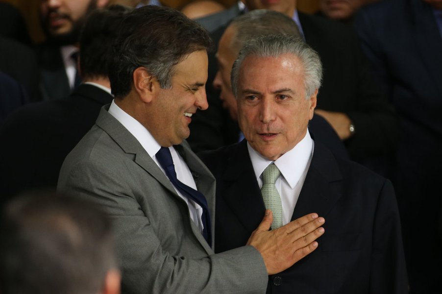 O Estado de Direito está fazendo água no Brasil e a "culpa" não é da luta contra a corrupção, mas dos agentes políticos que a usaram para colocar no Governo um grupo encarregado desmoralizar a democracia política, para para poderem fazer o "ajuste" (Foto: Tarso Genro) O Estado de Direito está fazendo água no Brasil e a "culpa" não é da luta contra a corrupção, mas dos agentes políticos que a usaram para colocar no Governo um grupo encarregado desmoralizar a democracia política, para para poderem fazer o "ajuste"