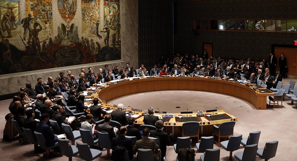 Conselho de Segurança das Nações Unidas votou nesta terça-feira uma resolução de introdução de sanções contra a Síria. A Rússia e a China usaram o seu poder de veto para bloquear o projeto; projeto de resolução foi proposto pelos Estados Unidos, Reino Unido e a França e visava introduzir sanções contra 11 individualidades sírias e 10 empresas ligadas alegadamente a ataques químicos durante toda a guerra, que já matou cerca de 310 mil pessoas desde 2011 (Foto: Aquiles Lins) Conselho de Segurança das Nações Unidas votou nesta terça-feira uma resolução de introdução de sanções contra a Síria. A Rússia e a China usaram o seu poder de veto para bloquear o projeto; projeto de resolução foi proposto pelos Estados Unidos, Reino Unido e a França e visava introduzir sanções contra 11 individualidades sírias e 10 empresas ligadas alegadamente a ataques químicos durante toda a guerra, que já matou cerca de 310 mil pessoas desde 2011