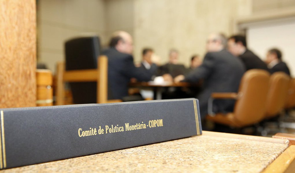 Comitê de Política Monetária (Copom) do Banco Central (BC) inicia hoje (21) a segunda reunião do ano para definir a taxa básica de juros, a Selic, atualmente em 13% ao ano; instituições financeiras, consultadas pelo BC, esperam por mais um corte de 0,75 ponto percentual, como ocorreu em janeiro deste ano (Foto: Aquiles Lins) Comitê de Política Monetária (Copom) do Banco Central (BC) inicia hoje (21) a segunda reunião do ano para definir a taxa básica de juros, a Selic, atualmente em 13% ao ano; instituições financeiras, consultadas pelo BC, esperam por mais um corte de 0,75 ponto percentual, como ocorreu em janeiro deste ano