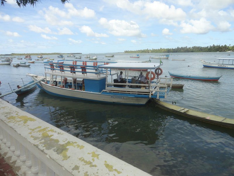 O governo de Alagoas vai assinar uma instrução normativa para reduzir o ICMS do óleo diesel utilizado em embarcações; serão beneficiados os pescadores que estiverem cadastrados no Ministério de Pesca e Agricultura; eles também terão descontos na bomba do combustível, diretamente com a distribuidora, com uma redução de 17% no valor do ICMS, o que representará uma economia de cinquenta centavos por litro (Foto: Voney Malta) O governo de Alagoas vai assinar uma instrução normativa para reduzir o ICMS do óleo diesel utilizado em embarcações; serão beneficiados os pescadores que estiverem cadastrados no Ministério de Pesca e Agricultura; eles também terão descontos na bomba do combustível, diretamente com a distribuidora, com uma redução de 17% no valor do ICMS, o que representará uma economia de cinquenta centavos por litro