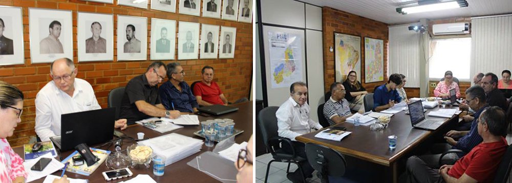 O Conselho Gestor do Projeto Viva o Semiárido (Congep) se reuniu pela primeira vez este ano, na sede da Secretaria de Estado do Desenvolvimento Rural (SDR); na oportunidade, foram apreciados e aprovados 26 planos de negócios; diretor de Combate à Pobreza Rural da SDR, Francisco Ribeiro, explicou que a elaboração dos projetos envolve o trabalho das empresas que venceram as licitações, como a Semear e a Cáritas, bem como um trabalho detalhado das regionais, da equipe técnica de análise da SDR e Emater, para deixar os planos em condições de serem aprovados (Foto: Leonardo Lucena) O Conselho Gestor do Projeto Viva o Semiárido (Congep) se reuniu pela primeira vez este ano, na sede da Secretaria de Estado do Desenvolvimento Rural (SDR); na oportunidade, foram apreciados e aprovados 26 planos de negócios; diretor de Combate à Pobreza Rural da SDR, Francisco Ribeiro, explicou que a elaboração dos projetos envolve o trabalho das empresas que venceram as licitações, como a Semear e a Cáritas, bem como um trabalho detalhado das regionais, da equipe técnica de análise da SDR e Emater, para deixar os planos em condições de serem aprovados