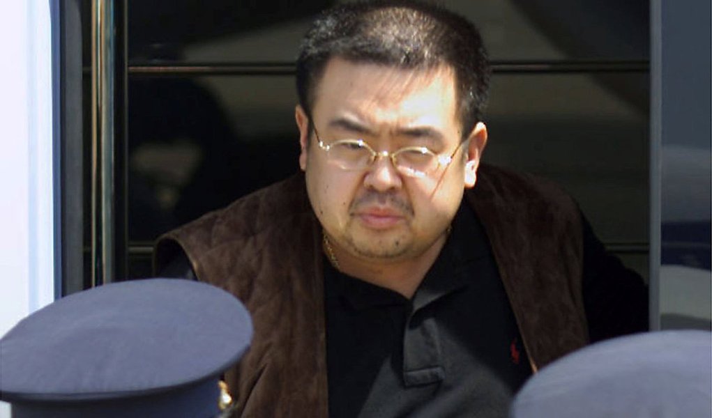 A Coreia do Sul pediu "medidas coletivas" de punição à Coreia do Norte por esta ter usado armas químicas para matar o meio-irmão afastado de seu líder, Kim Jong Un; diplomara norte-coreano afirmou que o país "nunca produziu, armazenou ou usou armas químicas"; "a Coreia do Norte rejeita totalmente as declarações desprezíveis, irresponsáveis, impertinentes e ilógicas feitas pela Coreia do Sul", disse Ju Yong Choi à Conferência sobre o Desarmamento da Organização das Nações Unidas (Foto: Gisele Federicce) A Coreia do Sul pediu "medidas coletivas" de punição à Coreia do Norte por esta ter usado armas químicas para matar o meio-irmão afastado de seu líder, Kim Jong Un; diplomara norte-coreano afirmou que o país "nunca produziu, armazenou ou usou armas químicas"; "a Coreia do Norte rejeita totalmente as declarações desprezíveis, irresponsáveis, impertinentes e ilógicas feitas pela Coreia do Sul", disse Ju Yong Choi à Conferência sobre o Desarmamento da Organização das Nações Unidas