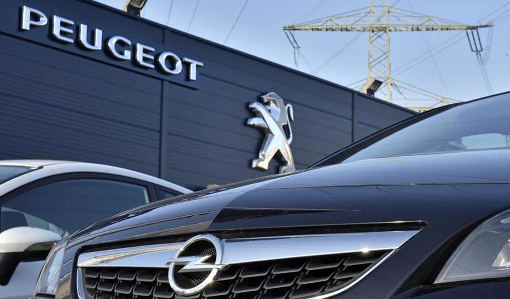 O grupo PSA, fabricante de veículos Peugeot e Citroen, acertou a compra da Opel da General Motors em um acordo que avalia a montadora em 2,2 bilhões de euros, anunciaram as companhias nesta segunda-feira, 6; acordo cria uma gigante regional que desafiará a líder de mercado Volkswagen (Foto: Aquiles Lins) O grupo PSA, fabricante de veículos Peugeot e Citroen, acertou a compra da Opel da General Motors em um acordo que avalia a montadora em 2,2 bilhões de euros, anunciaram as companhias nesta segunda-feira, 6; acordo cria uma gigante regional que desafiará a líder de mercado Volkswagen