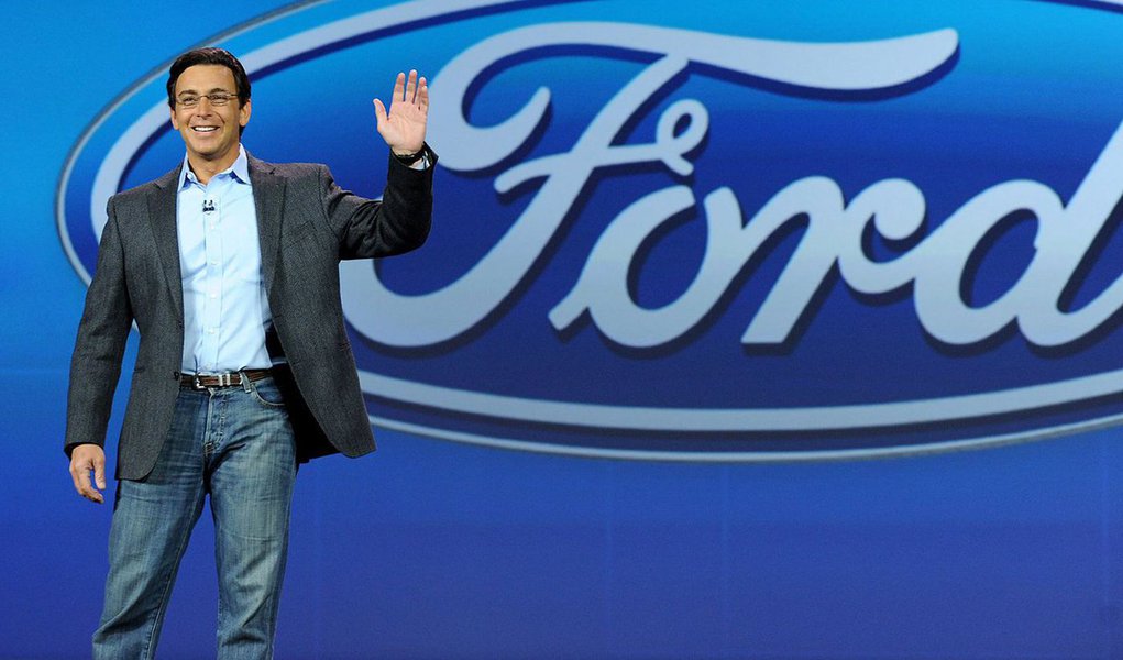 A Ford é a montadora americana que está mais engajada na produção de carros autônomos; a empresa deverá produzir seu próprio carro autônomo até 2021, ajudando em uma revolução que já está em curso; Mark Fields, seu CEO, é entusiasta pelo Vale do Silício e sua mentalidade; ele realiza três perguntas todas as vezes que precisa analisar um novo projeto – e que você também deveria fazer em seu setor ou empresa; confira (Foto: Leonardo Lucena) A Ford é a montadora americana que está mais engajada na produção de carros autônomos; a empresa deverá produzir seu próprio carro autônomo até 2021, ajudando em uma revolução que já está em curso; Mark Fields, seu CEO, é entusiasta pelo Vale do Silício e sua mentalidade; ele realiza três perguntas todas as vezes que precisa analisar um novo projeto – e que você também deveria fazer em seu setor ou empresa; confira