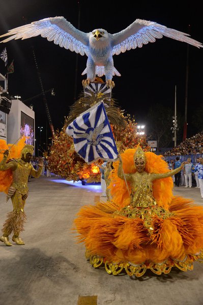 Portela é a escola de samba campeã do carnaval de 2017 do Rio de Janeiro. Em uma disputa apertada, o título de campeã foi decidido na apuração do último quesito; agremiação terminou a apuração com 269,9 pontos, apenas um décimo a mais do que a escola que ficou em segundo lugar, a Mocidade Independente de Padre Miguel, com 269,8. A Salgueiro ficou em terceiro, com 269,7 pontos (Foto: Aquiles Lins) Portela é a escola de samba campeã do carnaval de 2017 do Rio de Janeiro. Em uma disputa apertada, o título de campeã foi decidido na apuração do último quesito; agremiação terminou a apuração com 269,9 pontos, apenas um décimo a mais do que a escola que ficou em segundo lugar, a Mocidade Independente de Padre Miguel, com 269,8. A Salgueiro ficou em terceiro, com 269,7 pontos