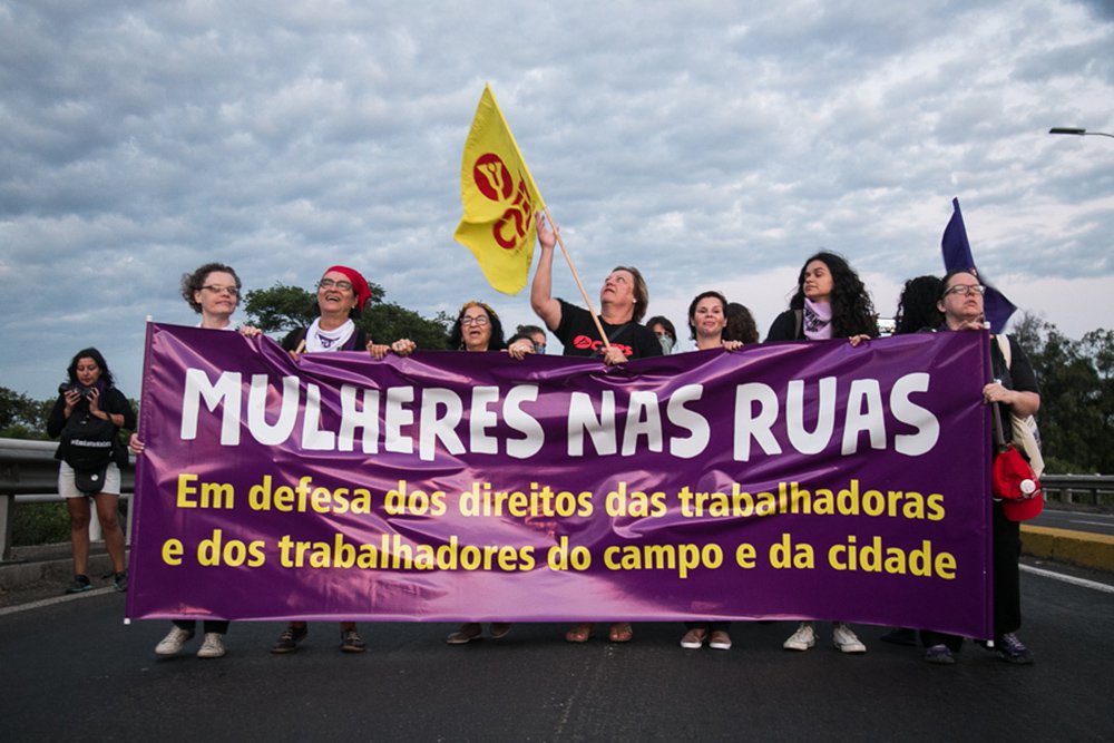 08/03/2017 - PORTO ALEGRE, RS - Marcha do Dia Internacional da Mulher. Foto: Maia Rubim/Sul21 (Foto: Leonardo Lucena) 08/03/2017 - PORTO ALEGRE, RS - Marcha do Dia Internacional da Mulher. Foto: Maia Rubim/Sul21