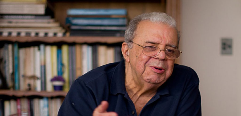 O jornalista Sérgio Cabral, pai do ex-governador do Rio de Janeiro Sérgio Cabral (PMDB), preso em Bangu 8, está internado no Centro de Terapia Intensiva (CTI) da Clínica São Vicente, na Gávea, zona sul da capital fluminense; Cabral pai passou por uma cirurgia de coluna vertebral feita pelo neurocirurgião Paulo Niemeyer Filho; quem acompanha o pai do ex-governador é o clínico Fernando Portella (Foto: Leonardo Lucena) O jornalista Sérgio Cabral, pai do ex-governador do Rio de Janeiro Sérgio Cabral (PMDB), preso em Bangu 8, está internado no Centro de Terapia Intensiva (CTI) da Clínica São Vicente, na Gávea, zona sul da capital fluminense; Cabral pai passou por uma cirurgia de coluna vertebral feita pelo neurocirurgião Paulo Niemeyer Filho; quem acompanha o pai do ex-governador é o clínico Fernando Portella