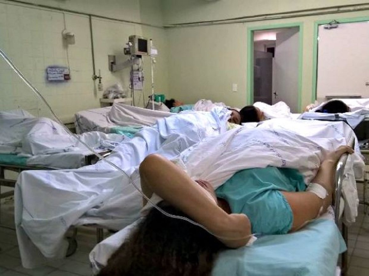 O Conselho Estadual de Saúde do Ceará (Cesau-CE), realiza hoje(20), uma Audiência Pública com o tema: Financiamento e Crise da Rede Hospitalar do Ceará. Na ocasião será discutida a situação dos hospitais situados em Aracati, Russas, Iguatu, Crato e Juazeiro do Norte que sinalizaram fechamentos de unidades por falta de repasse financeiro dos municípios (Foto: Fatima 247) O Conselho Estadual de Saúde do Ceará (Cesau-CE), realiza hoje(20), uma Audiência Pública com o tema: Financiamento e Crise da Rede Hospitalar do Ceará. Na ocasião será discutida a situação dos hospitais situados em Aracati, Russas, Iguatu, Crato e Juazeiro do Norte que sinalizaram fechamentos de unidades por falta de repasse financeiro dos municípios