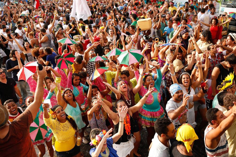 Balanço final do governo de Pernambuco diz que não houve registro de homicídio nos focos de folia da Região Metropolitana de Recife entre 0h de sábado (25/2) e as 23h59 da terça-feira (28/2); os três homicídios ocorridos em focos da folia foram nos municípios de Vitória de Santo Antão (1) e Água Preta (2), 'decorrentes de questões não relativas à festa propriamente dita', segundo o governo (Foto: Romulo Faro) Balanço final do governo de Pernambuco diz que não houve registro de homicídio nos focos de folia da Região Metropolitana de Recife entre 0h de sábado (25/2) e as 23h59 da terça-feira (28/2); os três homicídios ocorridos em focos da folia foram nos municípios de Vitória de Santo Antão (1) e Água Preta (2), 'decorrentes de questões não relativas à festa propriamente dita', segundo o governo