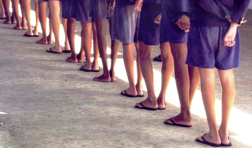 A Secretaria de Segurança do Piauí informou que aumento a quantidade de menores infratores apreendidos no estado, ao passar de 544 em 2015 para 579 no ano passado; alguns casos chamaram a atenção pelo grau de violência; em maio do ano passado quatro adolescentes foram apreendidos suspeitos de praticarem um estupro coletivo no município de Bom Jesus, no Sul do Piauí (Foto: Leonardo Lucena) A Secretaria de Segurança do Piauí informou que aumento a quantidade de menores infratores apreendidos no estado, ao passar de 544 em 2015 para 579 no ano passado; alguns casos chamaram a atenção pelo grau de violência; em maio do ano passado quatro adolescentes foram apreendidos suspeitos de praticarem um estupro coletivo no município de Bom Jesus, no Sul do Piauí