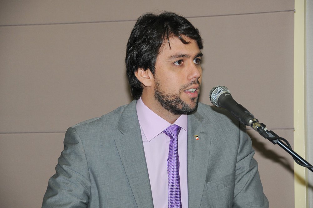 O presidente da Agência Metropolitana, Pedro Lucas Fernandes, confirmou que o PTB está aliado ao PCdoB, do governador Flávio Dino; segundo Fernandes, não há motivo para esconder a aliança que começou a ser costurada desde o apoio à reeleição do prefeito Edivaldo Holanda Júnior (PDT), no ano passado (Foto: Leonardo Lucena) O presidente da Agência Metropolitana, Pedro Lucas Fernandes, confirmou que o PTB está aliado ao PCdoB, do governador Flávio Dino; segundo Fernandes, não há motivo para esconder a aliança que começou a ser costurada desde o apoio à reeleição do prefeito Edivaldo Holanda Júnior (PDT), no ano passado