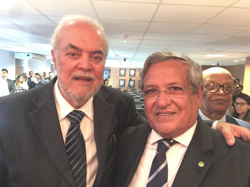 Na solenidade de posse do presidente do Tribunal de Contas dos Municípios do Estado da Bahia (TCM), conselheiro Francisco Netto, o deputado federal Benito Gama o parabenizou pela reeleição e por seu trabalho à frente da corte; "O Congresso Nacional apoia o fortalecimento do TCM e de todos os tribunais no Brasil. Parabenizo o presidente, Francisco Netto, que certamente terá um mandato transparente e eficiente na gestão das contas públicas", disse Benito (Foto: Romulo Faro) Na solenidade de posse do presidente do Tribunal de Contas dos Municípios do Estado da Bahia (TCM), conselheiro Francisco Netto, o deputado federal Benito Gama o parabenizou pela reeleição e por seu trabalho à frente da corte; "O Congresso Nacional apoia o fortalecimento do TCM e de todos os tribunais no Brasil. Parabenizo o presidente, Francisco Netto, que certamente terá um mandato transparente e eficiente na gestão das contas públicas", disse Benito