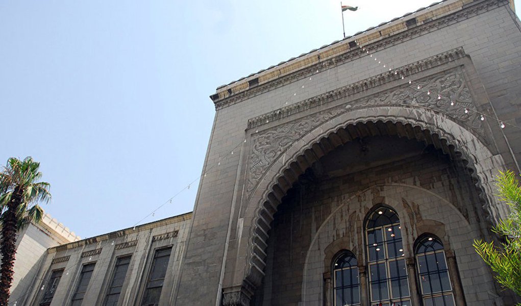 Dezenas de pessoas morreram ou ficaram feridas em um ataque suicida de um homem-bomba no prédio de um tribunal de Damasco nesta quarta-feira, de acordo com a mídia local síria nesta quarta-feira (15); segundo a mídia estatal, o agressor tinha como alvo o Palácio de Justiça, no centro de Damasco (Foto: Paulo Emílio) Dezenas de pessoas morreram ou ficaram feridas em um ataque suicida de um homem-bomba no prédio de um tribunal de Damasco nesta quarta-feira, de acordo com a mídia local síria nesta quarta-feira (15); segundo a mídia estatal, o agressor tinha como alvo o Palácio de Justiça, no centro de Damasco