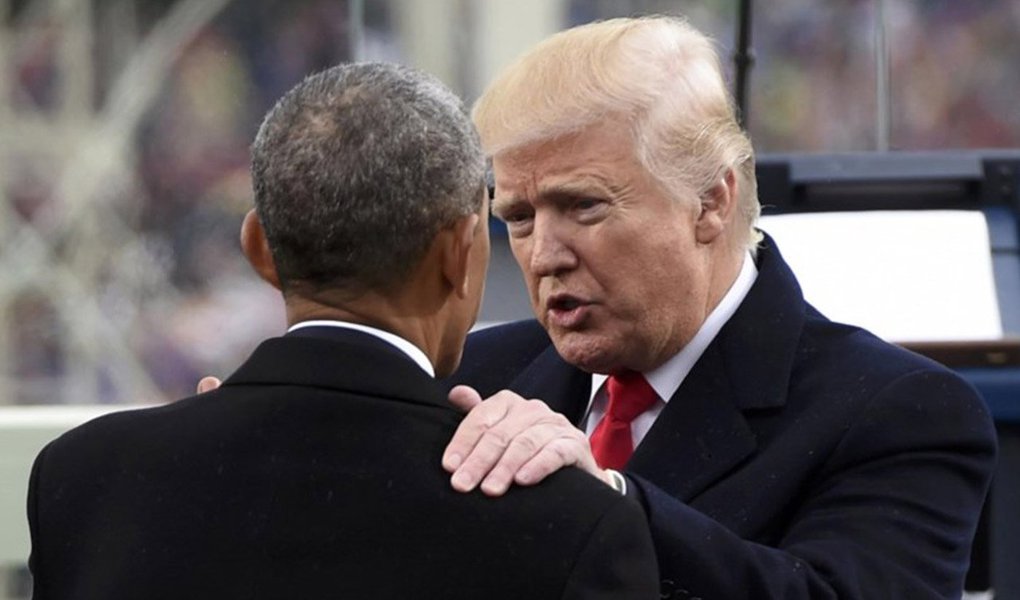 Presidente dos Estados Unidos, Donald Trump, acusou neste sábado o ex-presidente Barack Obama de grampeá-lo em outubro, durante o fim da campanha presidencial, mas não ofereceu evidências que suportem sua acusação; "Quão baixo o presidente Obama foi ao grampear as minhas ligações durante o muito sagrado processo eleitoral. Isso é como Nixon/Watergate. Cara mau (ou doente)", disse Trump em uma série de tuítes (Foto: Aquiles Lins) Presidente dos Estados Unidos, Donald Trump, acusou neste sábado o ex-presidente Barack Obama de grampeá-lo em outubro, durante o fim da campanha presidencial, mas não ofereceu evidências que suportem sua acusação; "Quão baixo o presidente Obama foi ao grampear as minhas ligações durante o muito sagrado processo eleitoral. Isso é como Nixon/Watergate. Cara mau (ou doente)", disse Trump em uma série de tuítes