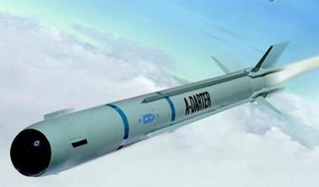Cerco à Odebrecht coloca sob risco direto, não apenas a construção do futuro submarino nuclear nacional (e de outros, convencionais), mas também a produção dos mísseis A-Darter, destinados aos caças Gripen NG BR, que se encontram em desenvolvimento pela Mectron, controlada pela Odebrecht (Foto: Mauro Santayanna) Cerco à Odebrecht coloca sob risco direto, não apenas a construção do futuro submarino nuclear nacional (e de outros, convencionais), mas também a produção dos mísseis A-Darter, destinados aos caças Gripen NG BR, que se encontram em desenvolvimento pela Mectron, controlada pela Odebrecht