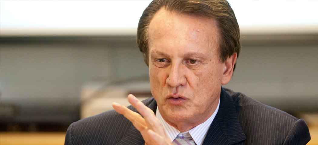 Fundador da Amil, Edson de Godoy Bueno, morreu nesta terça-feira 14 aos 73 anos, vítima de enfarte fulminante enquanto jogava tênis; o empresário continuava ativo nos negócios, mesmo depois de ter vendido a empresa em 2012; em recente ranking da revista Forbes, Bueno ocupava a 22ª posição entre os brasileiros mais ricos (Foto: Gisele Federicce) Fundador da Amil, Edson de Godoy Bueno, morreu nesta terça-feira 14 aos 73 anos, vítima de enfarte fulminante enquanto jogava tênis; o empresário continuava ativo nos negócios, mesmo depois de ter vendido a empresa em 2012; em recente ranking da revista Forbes, Bueno ocupava a 22ª posição entre os brasileiros mais ricos