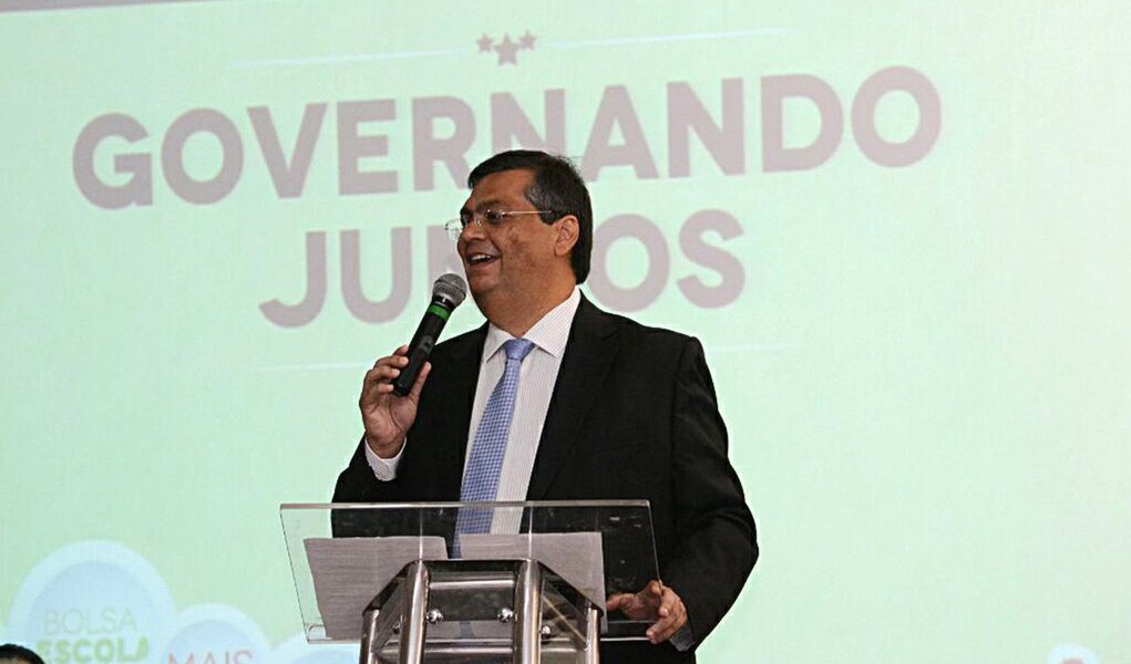 Os equipamentos, adquiridos por meio da Secretaria de Agricultura, Pecuária e Pesca, beneficiarão 55 municípios do estado. A entrega será feita pelo governador Flávio Dino, na manhã desta segunda-feira(6), em solenidade no Palácio Henrique de La Rocque. Serão entregues patrulhas agrícolas, plantadeiras, caminhão para transporte de hortifrutis, caminhão tanque de resfriamento de leite e kits de irrigação
(Foto: Fatima 247) Os equipamentos, adquiridos por meio da Secretaria de Agricultura, Pecuária e Pesca, beneficiarão 55 municípios do estado. A entrega será feita pelo governador Flávio Dino, na manhã desta segunda-feira(6), em solenidade no Palácio Henrique de La Rocque. Serão entregues patrulhas agrícolas, plantadeiras, caminhão para transporte de hortifrutis, caminhão tanque de resfriamento de leite e kits de irrigação