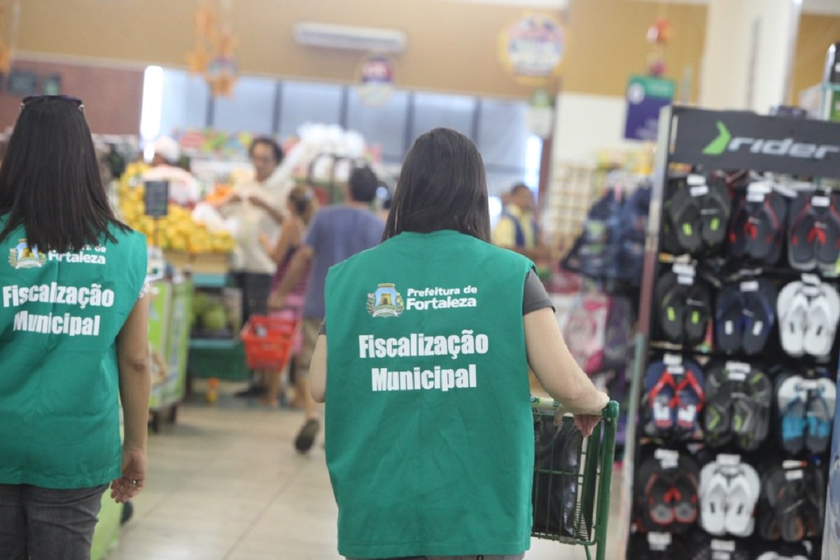 O Procon Fortaleza divulgou, na última quinta-feira (23), a pesquisa mensal de alimentos e produtos, que é realizada mensalmente em supermercados da Capital. A novidade, nesse levantamento, é a inclusão de 19 itens consumidos durante as festas de Carnaval e que são encontrados nos supermercados (Foto: Fatima 247) O Procon Fortaleza divulgou, na última quinta-feira (23), a pesquisa mensal de alimentos e produtos, que é realizada mensalmente em supermercados da Capital. A novidade, nesse levantamento, é a inclusão de 19 itens consumidos durante as festas de Carnaval e que são encontrados nos supermercados