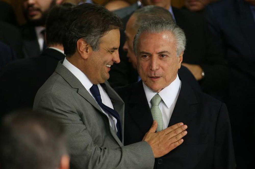 PSDB emite sinais de que definitivamente não quer mais tocar adiante a ação em que pede a cassação da chapa Dilma-Temer no Tribunal Superior Eleitoral; casado de papel passado com o PMDB no golpe que retirou Dilma do Planalto, o partido de Aécio Neves até hoje não se manifestou no processo sobre a tese de separação da chapa, que a defesa de Michel Temer de apega para evitar a cassação de seu mandato (Foto: Aquiles Lins) PSDB emite sinais de que definitivamente não quer mais tocar adiante a ação em que pede a cassação da chapa Dilma-Temer no Tribunal Superior Eleitoral; casado de papel passado com o PMDB no golpe que retirou Dilma do Planalto, o partido de Aécio Neves até hoje não se manifestou no processo sobre a tese de separação da chapa, que a defesa de Michel Temer de apega para evitar a cassação de seu mandato
