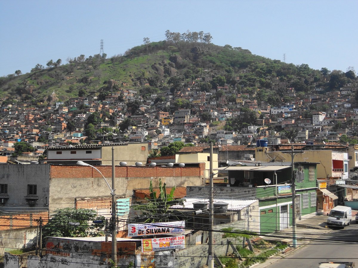 Uma operação da Polícia Militar (PM) no Morro do Juramento, na zona norte da cidade, deixou seis feridos na manhã deste sábado (28). De acordo com a PM, quando os agentes chegaram à comunidade do Juramento no início da manhã de hoje, houve intenso confronto armado (Foto: Fatima 247) Uma operação da Polícia Militar (PM) no Morro do Juramento, na zona norte da cidade, deixou seis feridos na manhã deste sábado (28). De acordo com a PM, quando os agentes chegaram à comunidade do Juramento no início da manhã de hoje, houve intenso confronto armado
