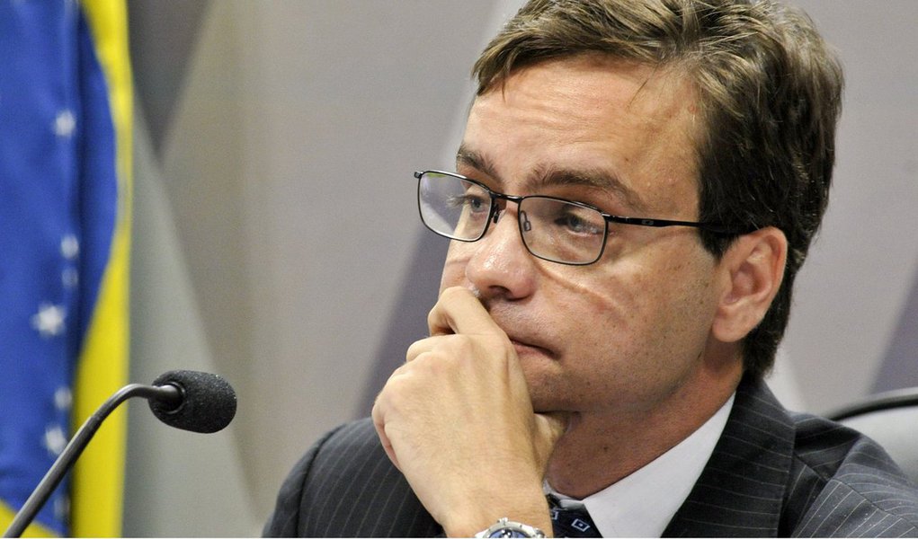 O governo procura um nome para o paralisado ministério desde a licença de Alexandre de Moraes. De repente, por falta de opções Gustavo Rocha pode conquistar o seu objeto de desejo profissional (Foto: Voney Malta) O governo procura um nome para o paralisado ministério desde a licença de Alexandre de Moraes. De repente, por falta de opções Gustavo Rocha pode conquistar o seu objeto de desejo profissional