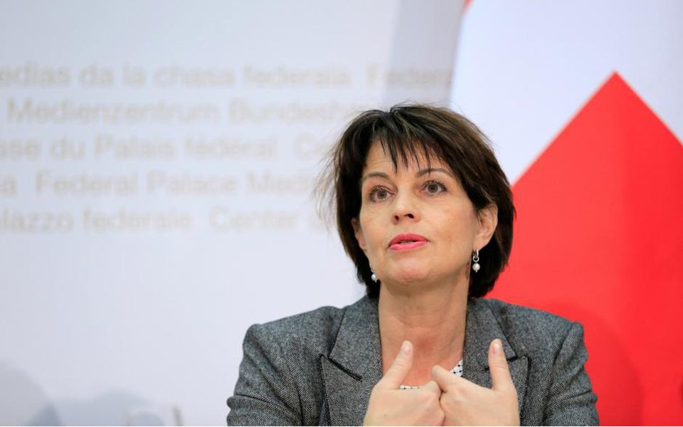 Suíça está preparada para agir como mediadora para ajudar a resolver a crise da Coreia do Norte, inclusive sediando conversas ministeriais, disse a presidente suíça, Doris Leuthard; Leuthard disse que soldados suíços foram mobilizados para a área de fronteira entre a Coreia do Norte e a Coreia do Sul, e que o país tem um longo histórico de diplomacia neutra. Entretanto, os Estados Unidos e a China precisam assumir sua parte da responsabilidade; "Nós estamos prontos para oferecer nosso papel... como um mediador", afirmou (Foto: Paulo Emílio) Suíça está preparada para agir como mediadora para ajudar a resolver a crise da Coreia do Norte, inclusive sediando conversas ministeriais, disse a presidente suíça, Doris Leuthard; Leuthard disse que soldados suíços foram mobilizados para a área de fronteira entre a Coreia do Norte e a Coreia do Sul, e que o país tem um longo histórico de diplomacia neutra. Entretanto, os Estados Unidos e a China precisam assumir sua parte da responsabilidade; "Nós estamos prontos para oferecer nosso papel... como um mediador", afirmou