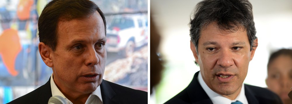 Em apenas sete meses de mandato à frente da capital paulista, o prefeito de São Paulo, João Doria (PSDB), já viajou três vezes mais que o seu antecessor, Fernando Haddad (PT); ao todo, "ViajanDoria", como ficou conhecido, já acumula 42 dias fora de São Paulo em viagens para 16 destinos, seis deles internacionais; no mesmo período, Haddad viajou apenas cinco vezes, todas à Brasília; nos últimos dias, o tucano vem visitando diversos estados do Nordeste em busca de apoio à sua pré-candidatura à Presidência da República em 2018 (Foto: Paulo Emílio) Em apenas sete meses de mandato à frente da capital paulista, o prefeito de São Paulo, João Doria (PSDB), já viajou três vezes mais que o seu antecessor, Fernando Haddad (PT); ao todo, "ViajanDoria", como ficou conhecido, já acumula 42 dias fora de São Paulo em viagens para 16 destinos, seis deles internacionais; no mesmo período, Haddad viajou apenas cinco vezes, todas à Brasília; nos últimos dias, o tucano vem visitando diversos estados do Nordeste em busca de apoio à sua pré-candidatura à Presidência da República em 2018
