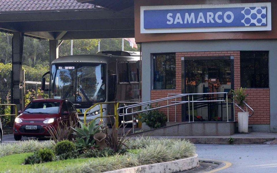 O acordo homologado pelo juiz da 7a. Vara Cível de Belo Horizonte que autoriza a Samarco a pagar 61 milhões de reais à lobista Andrea Cássia Vieira de Souza tem como base um documento que parece falso; leia a íntegra no DCM (Foto: Leonardo Attuch) O acordo homologado pelo juiz da 7a. Vara Cível de Belo Horizonte que autoriza a Samarco a pagar 61 milhões de reais à lobista Andrea Cássia Vieira de Souza tem como base um documento que parece falso; leia a íntegra no DCM