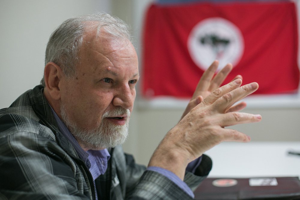 21/08/2015 - PORTO ALEGRE, RS, BRASIL - entrevista com João Pedro Stédile e congresso da CUT. Foto: Guilherme Santos/Sul21 (Foto: Leonardo Lucena) 21/08/2015 - PORTO ALEGRE, RS, BRASIL - entrevista com João Pedro Stédile e congresso da CUT. Foto: Guilherme Santos/Sul21