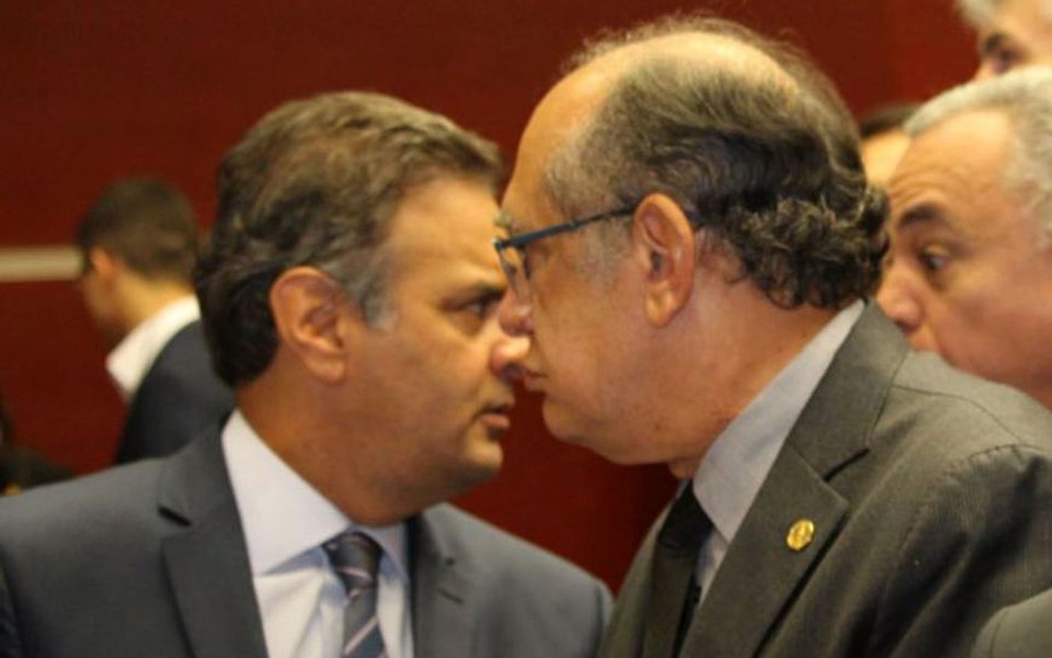 Ministro do STF Gilmar Mendes defendeu que o plenário da Corte evite tomar "decisões panfletárias, populistas" e que "não encontrem respaldo na Constituição" em relação ao julgamento que definirá a aplicação de medidas cautelares a parlamentares; Corte julgará nesta semana o futuro político do senador Aécio Neves (PSDB-MG), afastado do mandato por uma decisão do tribunal; É o grande risco para o sistema. A todo momento vamos produzindo decisão que provoca insegurança jurídica e provoca dúvidas sobre a capacidade do tribunal de aplicar bem a Constituição", disse (Foto: Paulo Emílio) Ministro do STF Gilmar Mendes defendeu que o plenário da Corte evite tomar "decisões panfletárias, populistas" e que "não encontrem respaldo na Constituição" em relação ao julgamento que definirá a aplicação de medidas cautelares a parlamentares; Corte julgará nesta semana o futuro político do senador Aécio Neves (PSDB-MG), afastado do mandato por uma decisão do tribunal; É o grande risco para o sistema. A todo momento vamos produzindo decisão que provoca insegurança jurídica e provoca dúvidas sobre a capacidade do tribunal de aplicar bem a Constituição", disse