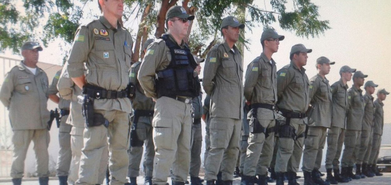 Agentes penitenciários, agentes de polícia, delegados, escrivães, peritos criminais e militares terão aumento salarial de 6,29% a partir de maio deste ano; serão beneficiados cerca de 14 mil servidores, representando um investimento de mais de R$ 4 milhões por mês (Foto: Leonardo Lucena) Agentes penitenciários, agentes de polícia, delegados, escrivães, peritos criminais e militares terão aumento salarial de 6,29% a partir de maio deste ano; serão beneficiados cerca de 14 mil servidores, representando um investimento de mais de R$ 4 milhões por mês