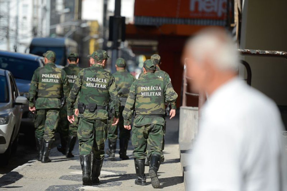 Vitória (ES) - Policiais militares de férias e de folga voltam às ruas em Vitória (Tânia Rêgo/Agência Brasil) (Foto: Aquiles Lins) Vitória (ES) - Policiais militares de férias e de folga voltam às ruas em Vitória (Tânia Rêgo/Agência Brasil)