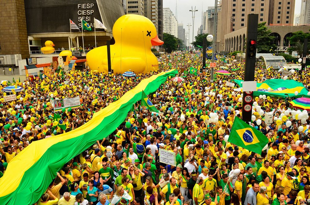 São Paulo - Manifestação na Avenida Paulista, região central da capital, contra a corrupção e pela saída da presidenta Dilma Rousseff (Rovena Rosa/Agência Brasil) (Foto: Gisele Federicce) São Paulo - Manifestação na Avenida Paulista, região central da capital, contra a corrupção e pela saída da presidenta Dilma Rousseff (Rovena Rosa/Agência Brasil)