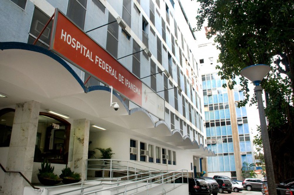 O juiz federal Firly Nascimento Filho concedeu 72 horas para a União se posicionar sobre a Ação Civil Pública que pede a renovação imediata de contratos em hospitais federais; a Ação foi impetrada em agosto depois de inúmeras inspeções de uma Comissão Externa da Câmara dos Deputados em hospitais federais da capital fluminense; há déficit de médicos e profissionais de enfermagem, o que impedia o pleno funcionamento de inúmeros setores estratégicos, como as emergências; ao menos 500 contratos estariam se encerrando no segundo semestre de 2017 (Foto: Charles Nisz) O juiz federal Firly Nascimento Filho concedeu 72 horas para a União se posicionar sobre a Ação Civil Pública que pede a renovação imediata de contratos em hospitais federais; a Ação foi impetrada em agosto depois de inúmeras inspeções de uma Comissão Externa da Câmara dos Deputados em hospitais federais da capital fluminense; há déficit de médicos e profissionais de enfermagem, o que impedia o pleno funcionamento de inúmeros setores estratégicos, como as emergências; ao menos 500 contratos estariam se encerrando no segundo semestre de 2017