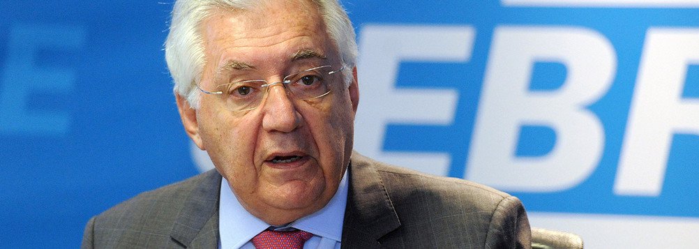 É o que afirma o presidente do Sebrae, Guilherme Afif Domingos; de acordo com ele, o Sebrae vem contribuindo para a simplificação, investindo R$ 200 milhões junto à Receita Federal, permitindo a criação de dez sistemas que irão diminuir a complexidade e o tempo gasto no cumprimento das obrigações tributárias, previdenciárias, trabalhistas e de formalização (Foto: Leonardo Lucena) É o que afirma o presidente do Sebrae, Guilherme Afif Domingos; de acordo com ele, o Sebrae vem contribuindo para a simplificação, investindo R$ 200 milhões junto à Receita Federal, permitindo a criação de dez sistemas que irão diminuir a complexidade e o tempo gasto no cumprimento das obrigações tributárias, previdenciárias, trabalhistas e de formalização